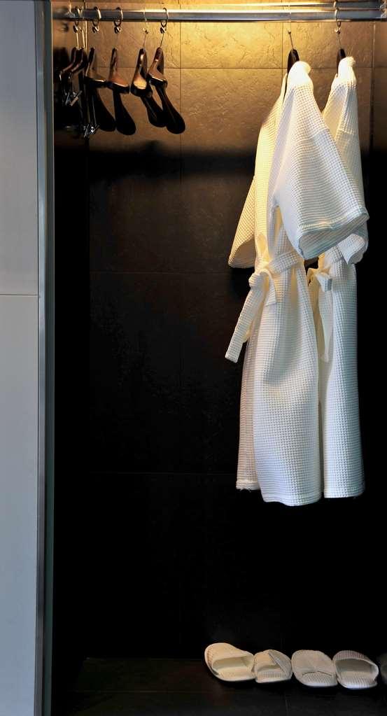 Best Western Sukhumvit 20 Бангкок Номер фото